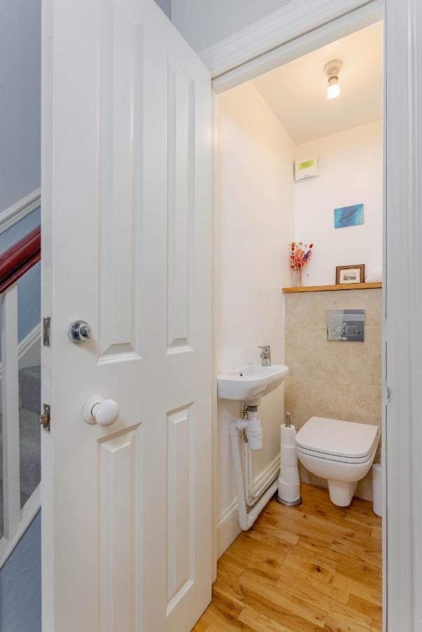 Air Host & Stay - Rockfield House - Sleeps 8 Liverpool Esterno foto