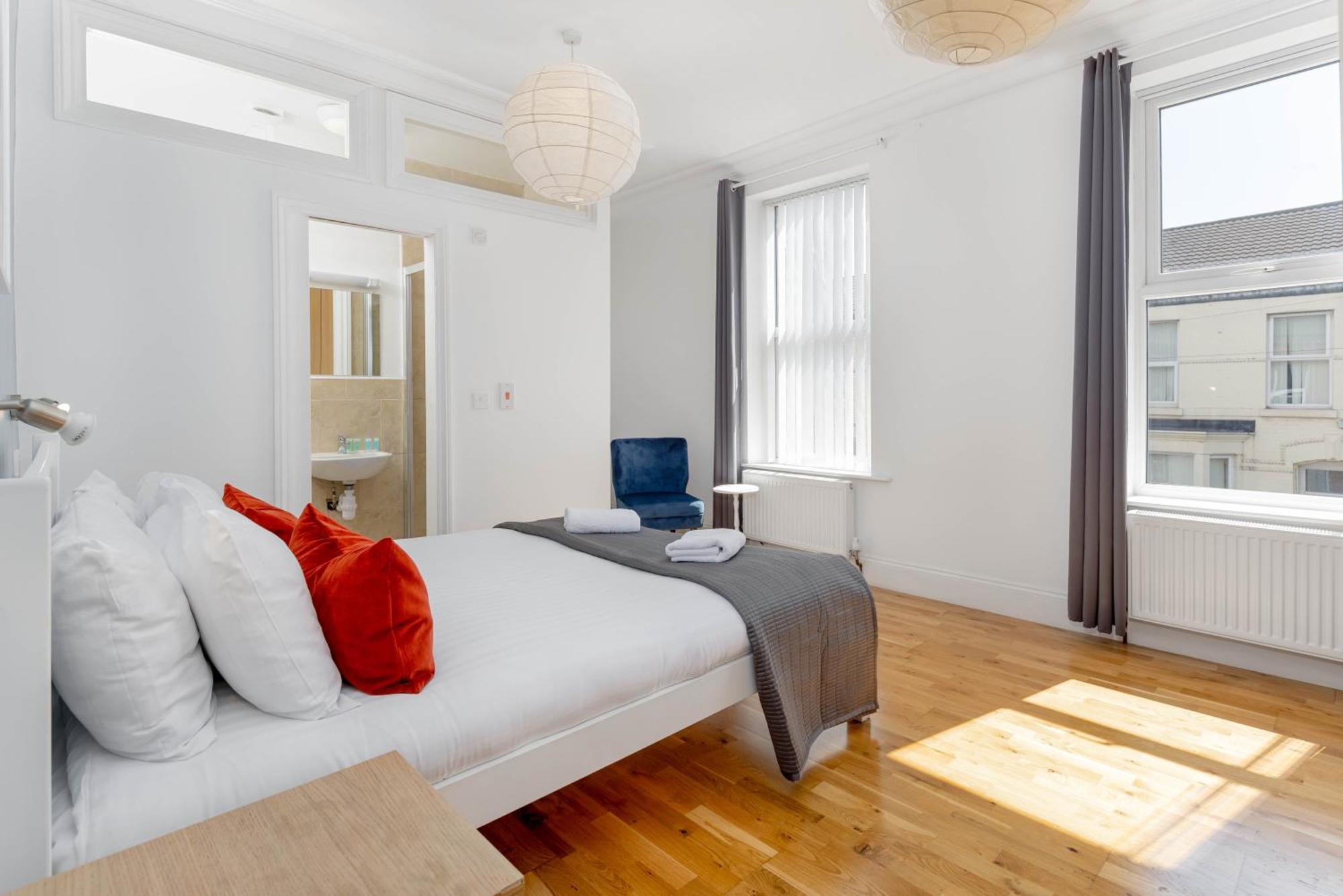 Air Host & Stay - Rockfield House - Sleeps 8 Liverpool Esterno foto