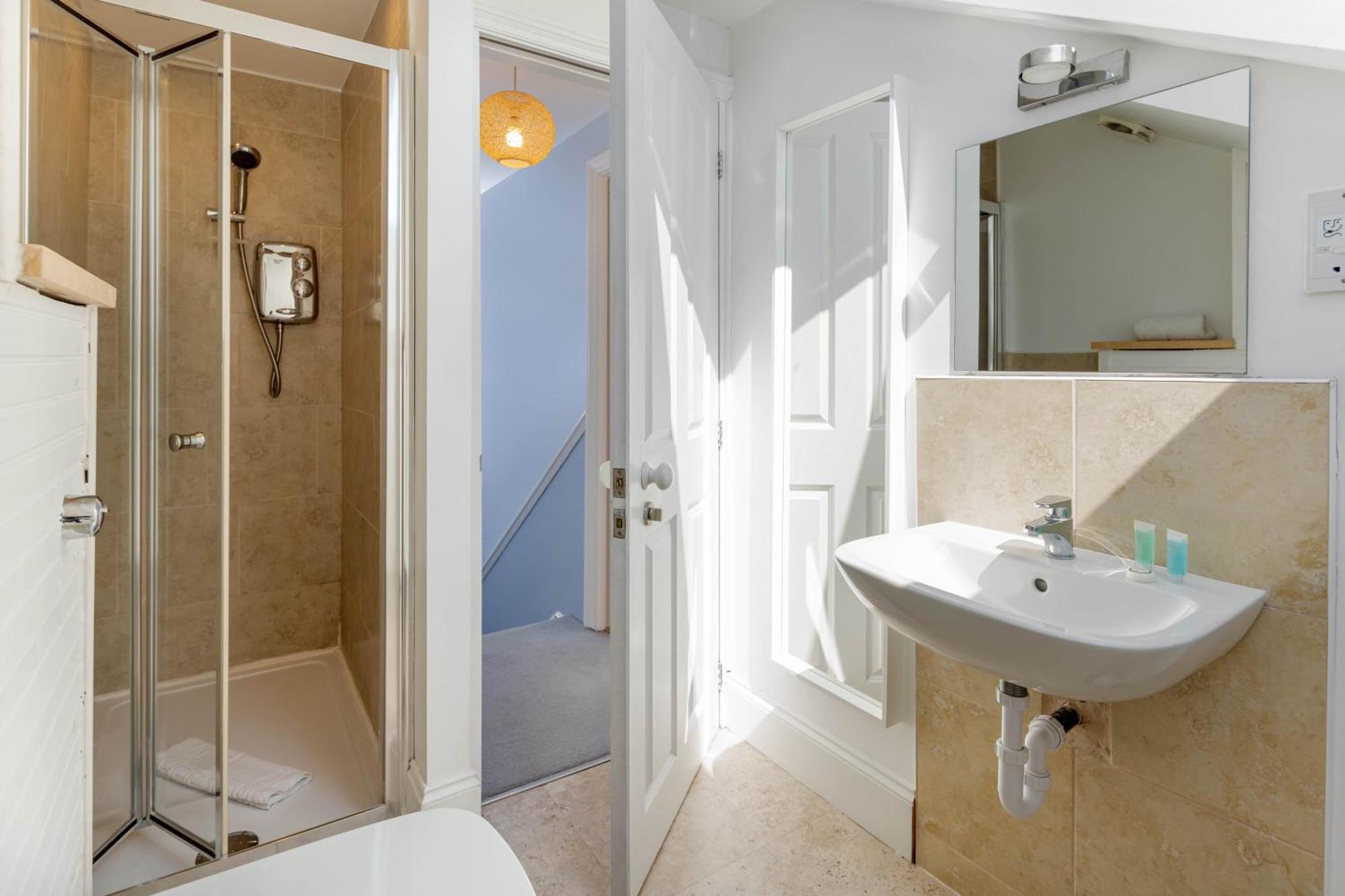 Air Host & Stay - Rockfield House - Sleeps 8 Liverpool Esterno foto