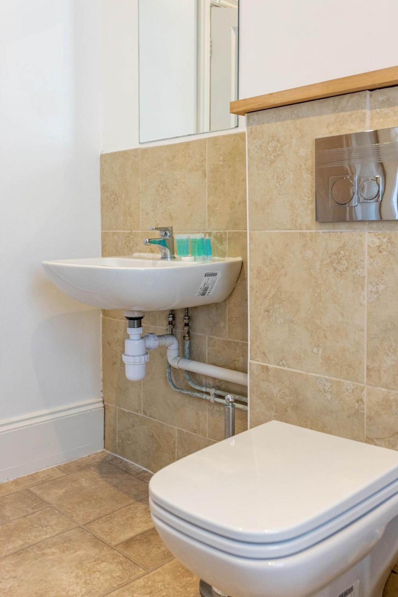 Air Host & Stay - Rockfield House - Sleeps 8 Liverpool Esterno foto